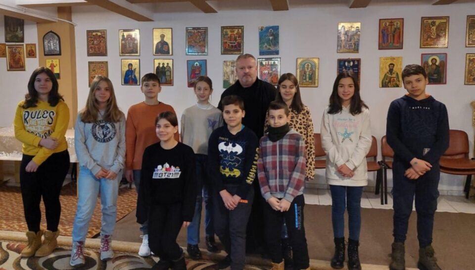 Proiect de ajutorare a elevilor din parohia sibiu valea aurie ii