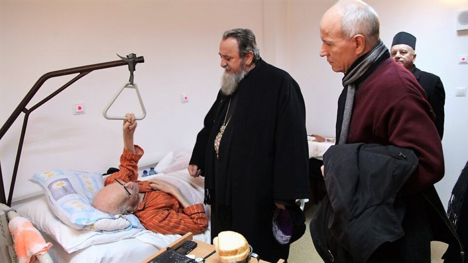 Sute de varstnici in grija arhiepiscopiei sibiului