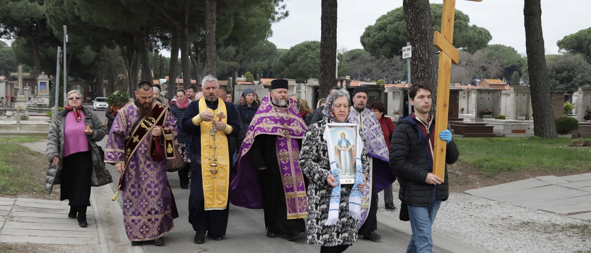 237465 cimitero di ravenna nellarea monumentale uno spazio per gli ortodossi