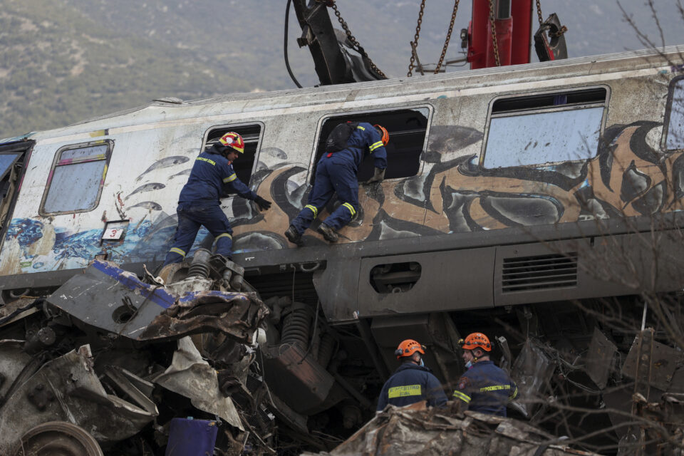 Trains collide near Larissa