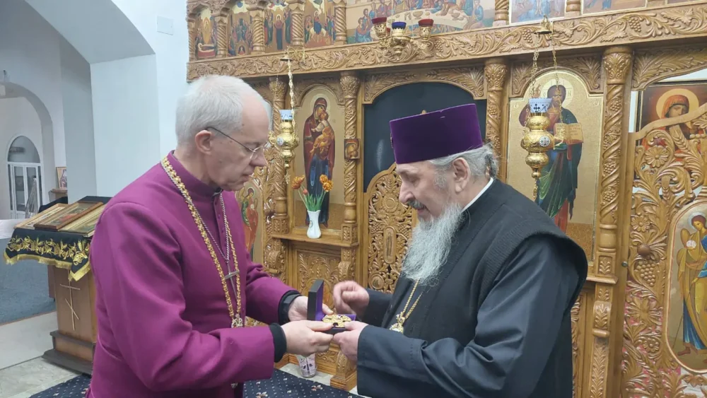Crucea Canterbury pentru IPS Petru.jpeg