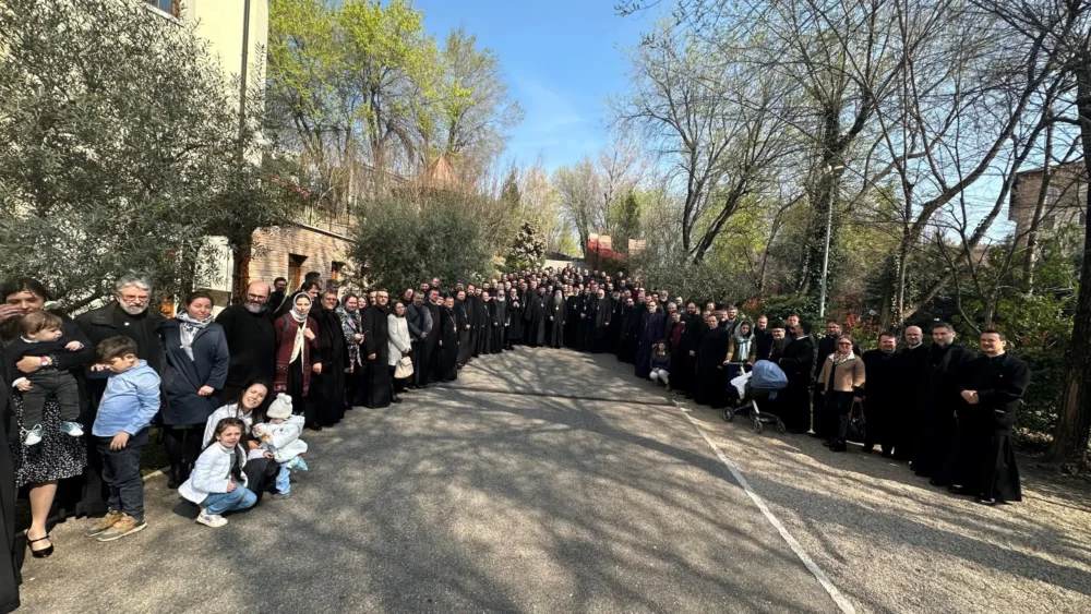 Intrunire preoteasca la Verona.jpg