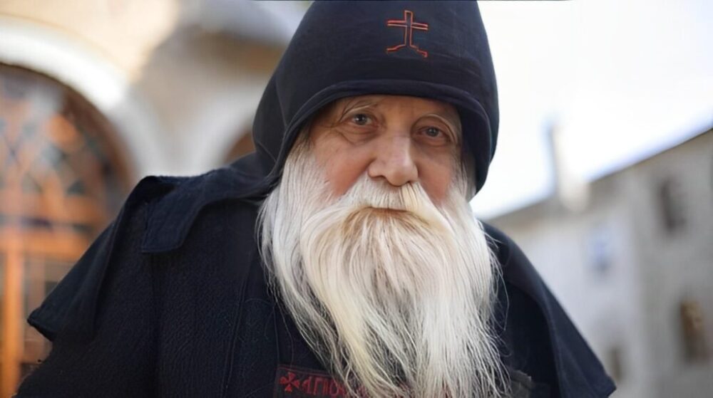 A murit parintele iulian duhovnicul schitului romanesc prodromu din sfantul munte