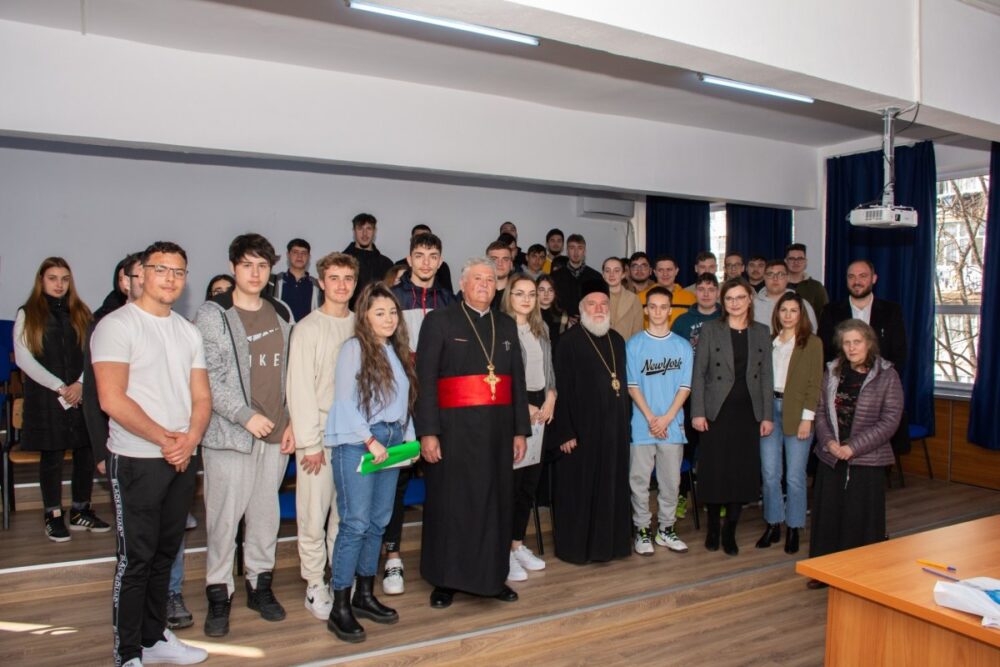 Activitate educativa cu tinerii tulceni dedicata postului mare