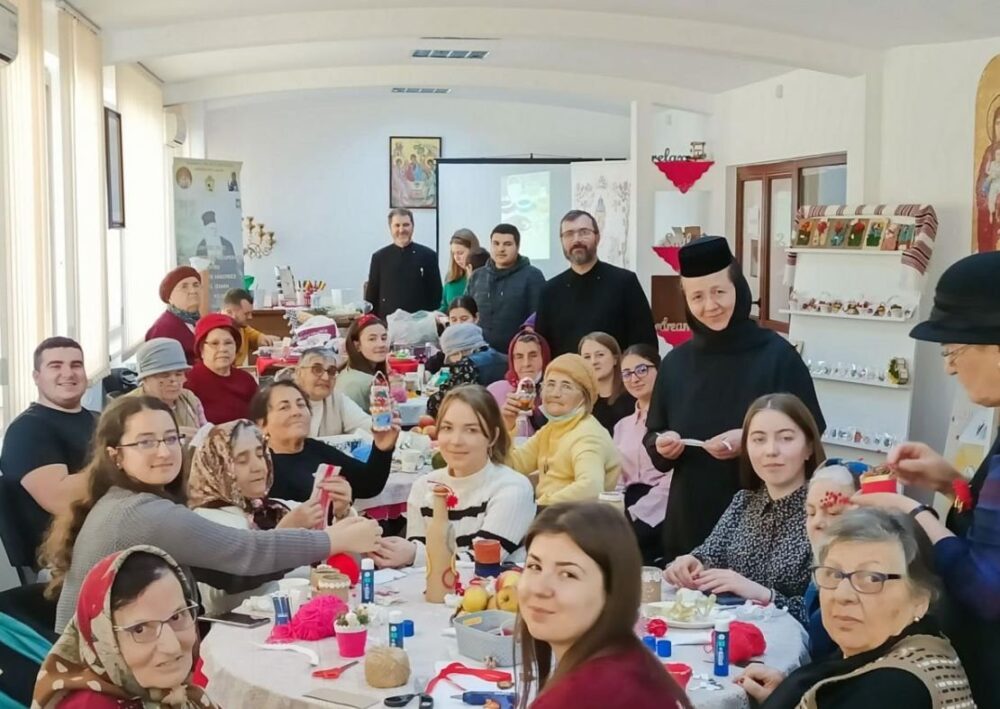 Activitati la centrul de zi pentru persoanele varstnice al protopopiatului iasi 2
