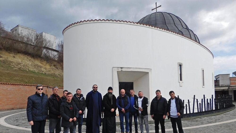 Detinuti de la penitenciarul aiud s au rugat la manastirea rapa robilor