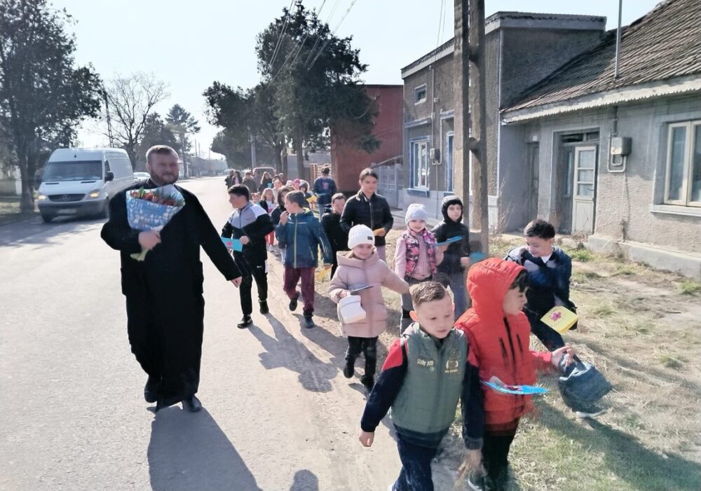 Provocari si impliniri ale unui profesor de religie din provincie