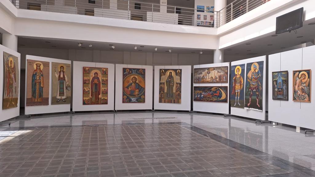 Studentii ftoub expun in grecia