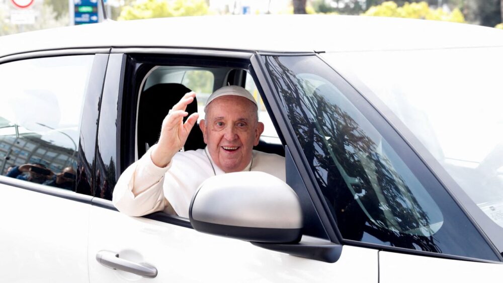 230401050937 01 pope francis leaves hospital