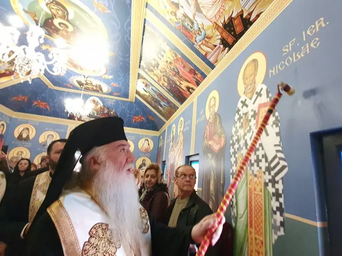 Paraclisul MAternitatii din Drobeta Turn seveirn .jpg