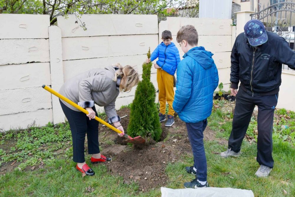 Activitate ecologica la o biserica din nordul capitalei