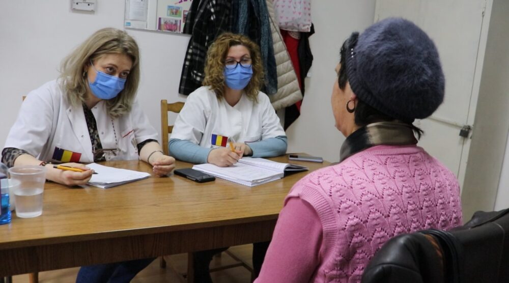 Consultatii medicale gratuite pentru 160 de persoane din bratasanca prahova