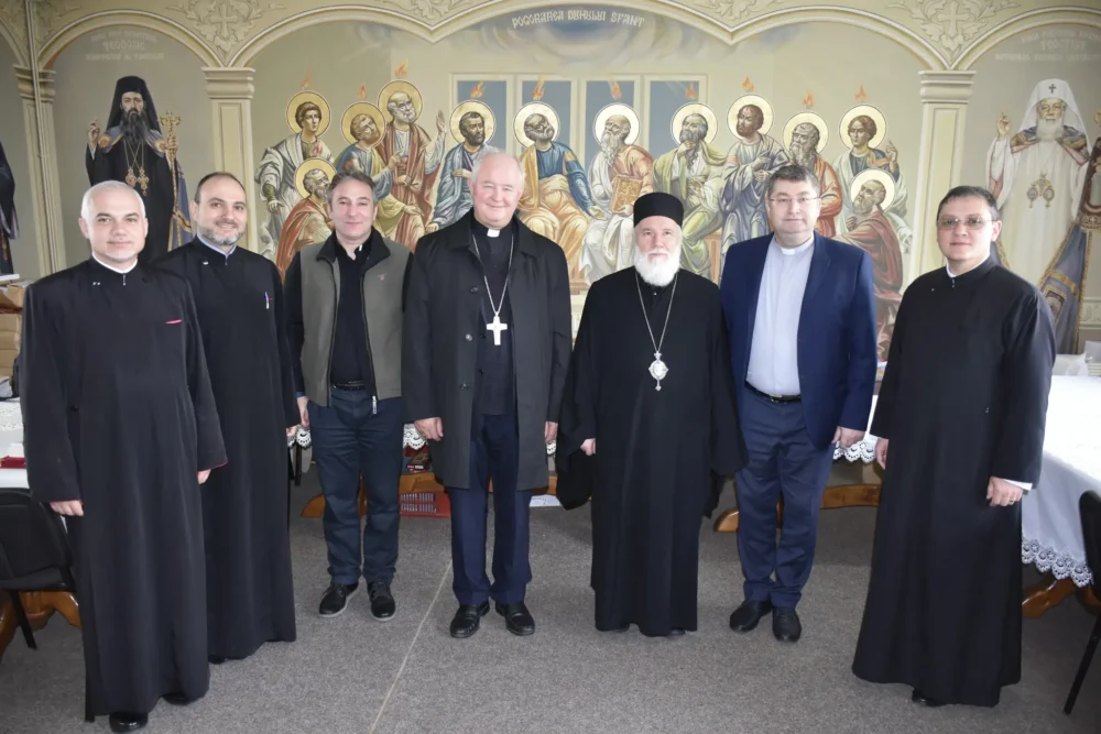 Episcopul ortodox al tulcii a primit vizita mitropolitului romano catolic de bucuresti.jpg