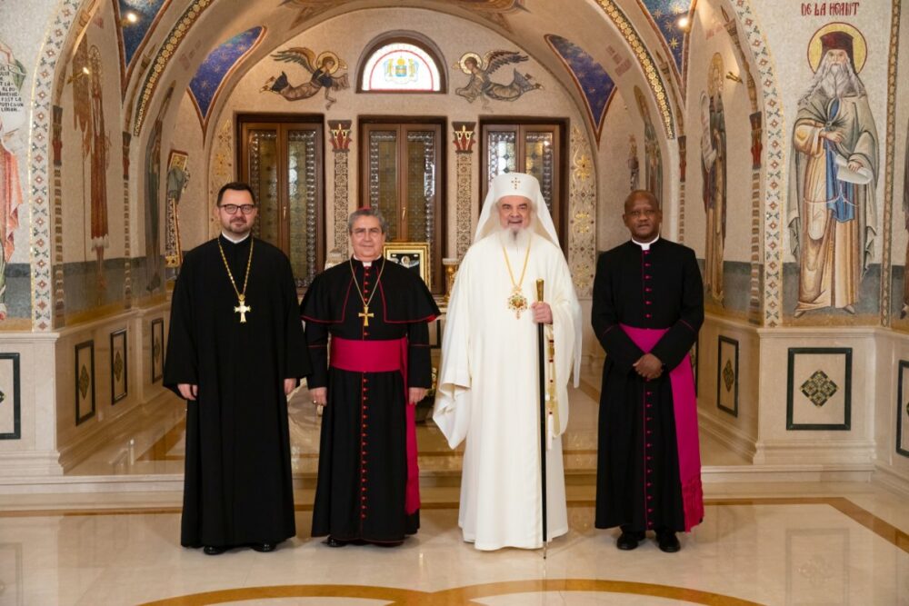 Vizita de ramas bun a nuntiului apostolic in romania la resedinta patriarhala