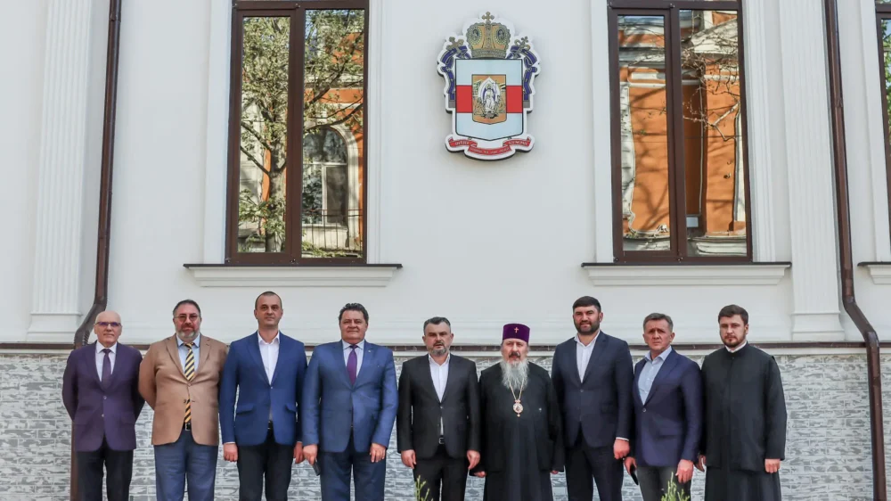 Mitropolitul petru s a intalnit cu seful drp.jpg
