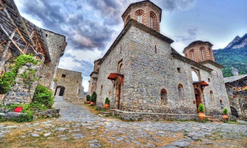 Ebb5d Old Dionysios monastery on the Olymp1