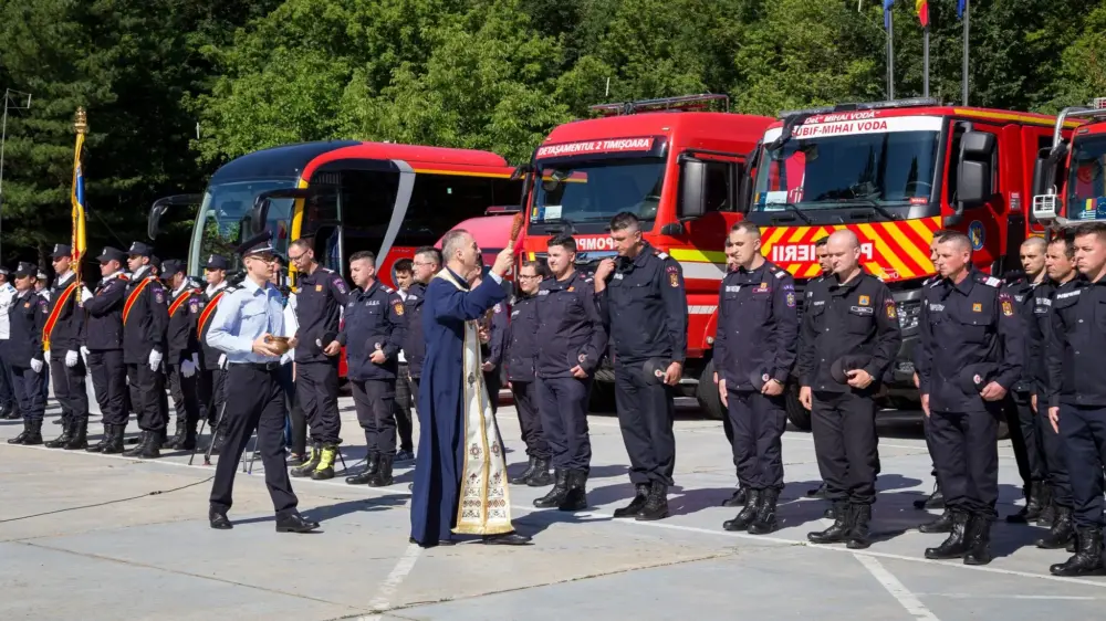 Pompierii romani pleaca in grecia sa combata incendiile de padure 1.jpg