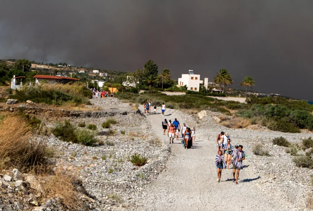 2023 07 22T180346Z 2066287160 RC2G82AZL4KC RTRMADP 3 EUROPE WEATHER GREECE WILDFIRE