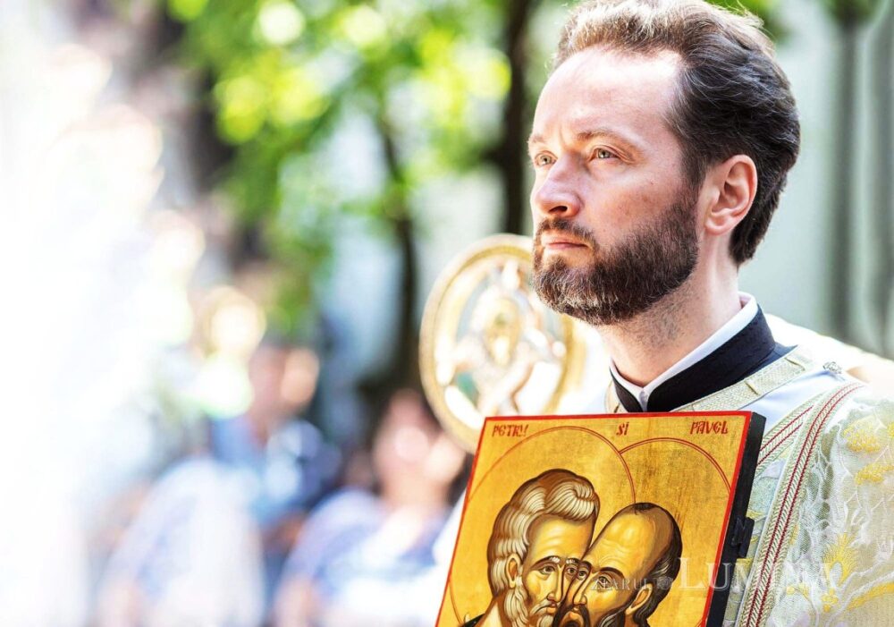 La ce bun intelectualii in biserica