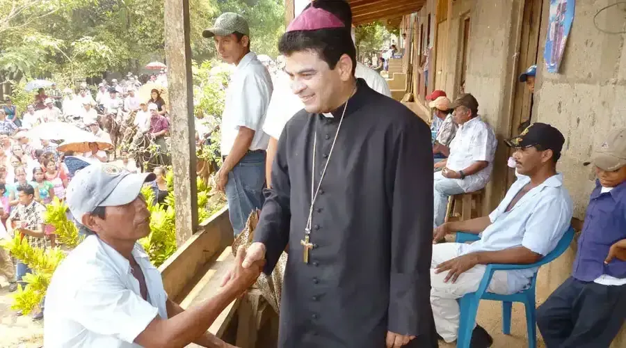 Roilando alvarez iglesia catolica mas creible nicaragua