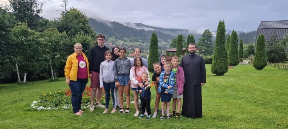 Scoala de vara la ciobotani pentru tineri din judetul mures
