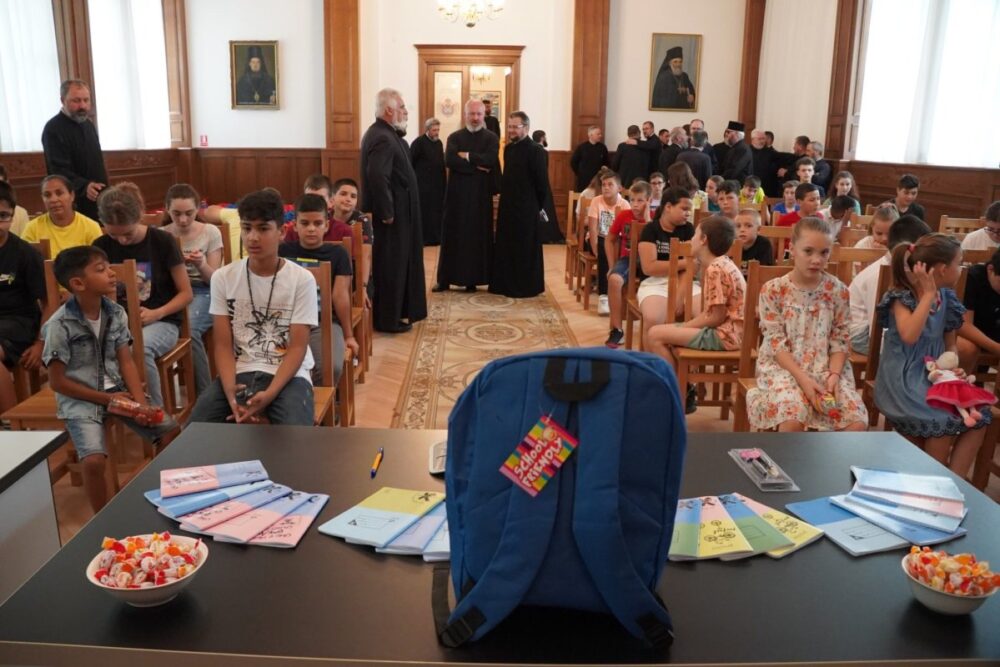 3 500 de copii din judetele galati si braila ajutati la inceput de an scolar
