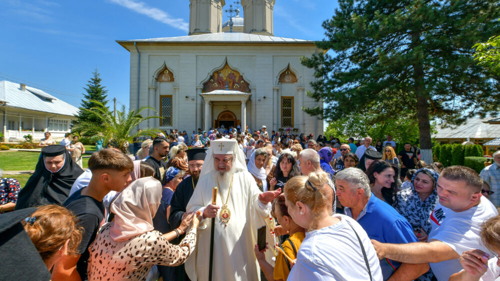 Patriarhul daniel la manastirea pasarea