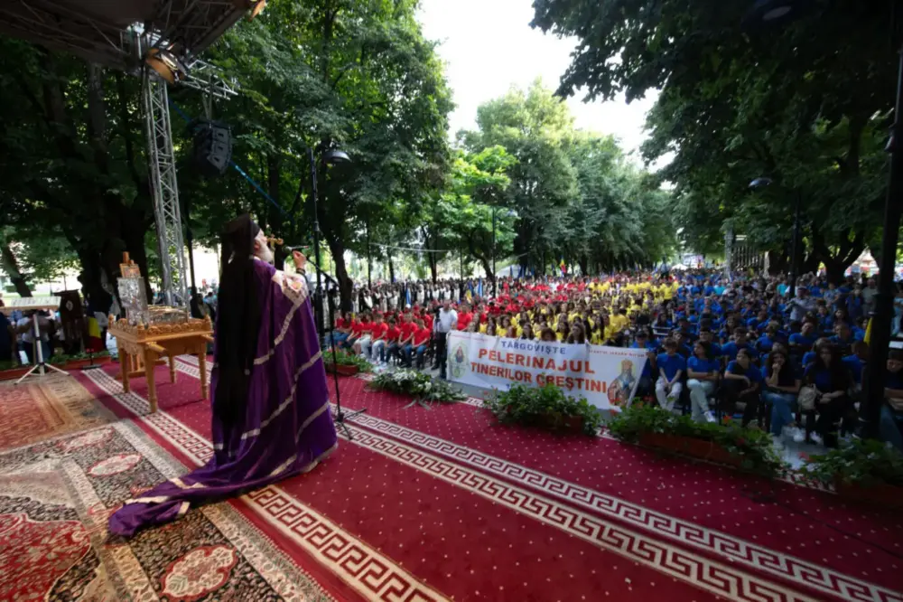 Pelerinajul tinerilor din arhiepiscopia targovistei 2023 1.jpg
