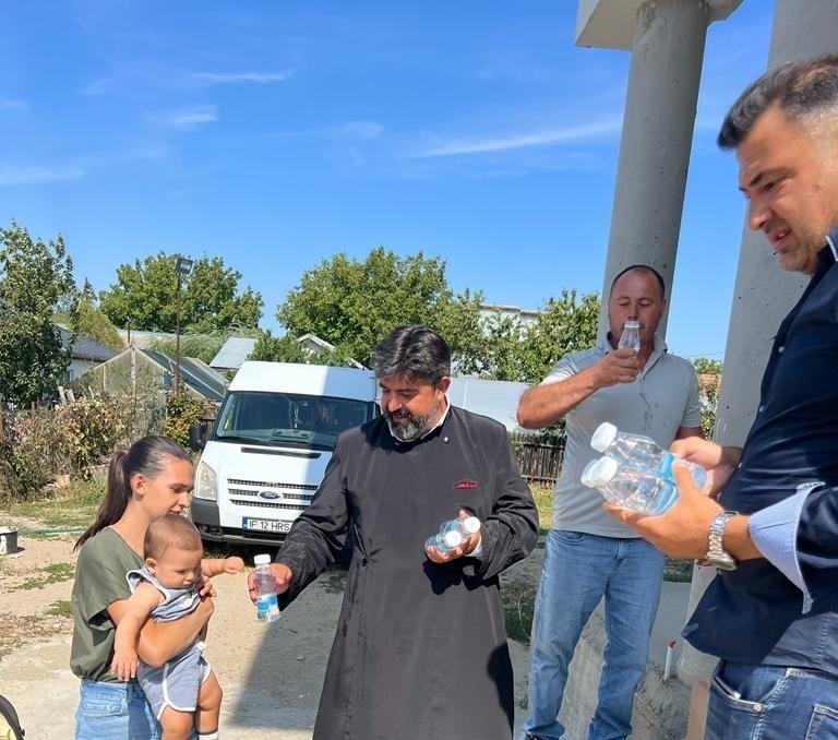 Daruri din partea arhiepiscopiei targovistei pentru locuitorii din crevedia
