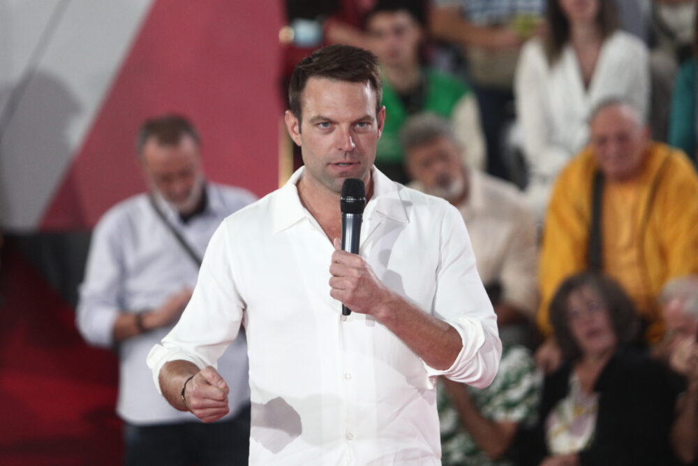 [364198] ΕΠΙΣΚΕΨΗ ΤΟΥ ΠΡΟΕΔΡΟΥ ΤΟΥ ΣΥΡΙΖΑ ΠΣ ΣΤΗ ΠΛΑΤΕΙΑ ΛΑΟΥ ΣΤΟ ΚΕΡΑΤΣΙΝΙ (ΣΩΤΗΡΗΣ ΔΗΜΗΤΡΟΠΟΥΛΟΣ/EUROKINISSI)