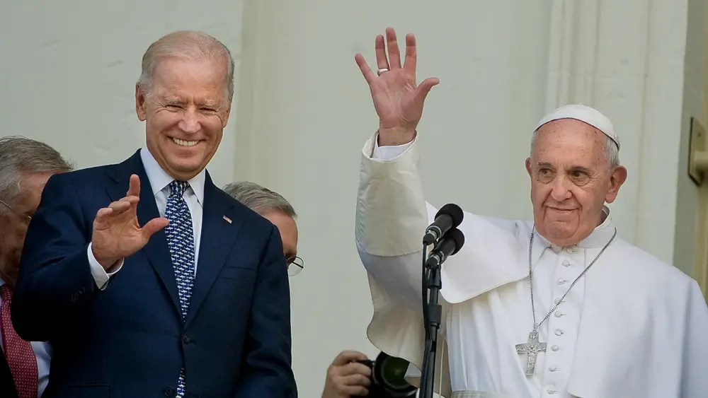 FT 21.10.26 BidenPope feature