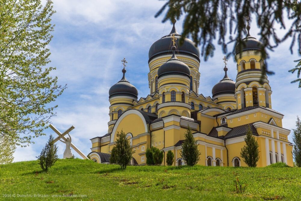 Hancu monastery moldova 2016 9 1600x1067