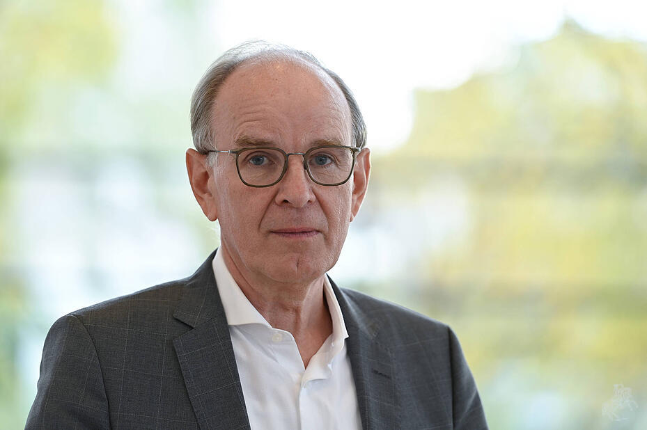 Der Leitende Bischof der Vereinigten Evangelisch Lutherischen Kirche Deutschlands (VELKD), Ralf Meister , portraetiert w