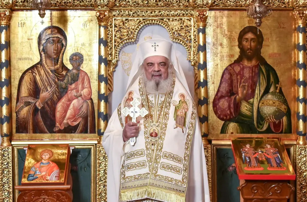 Patriarhul Daniel de Sf. Arhangheli 2023 credit foto ziarul lumina.jpg