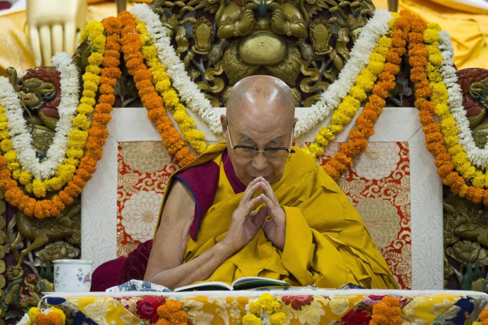 China requires job applicants in tibet to denounce dalai lama