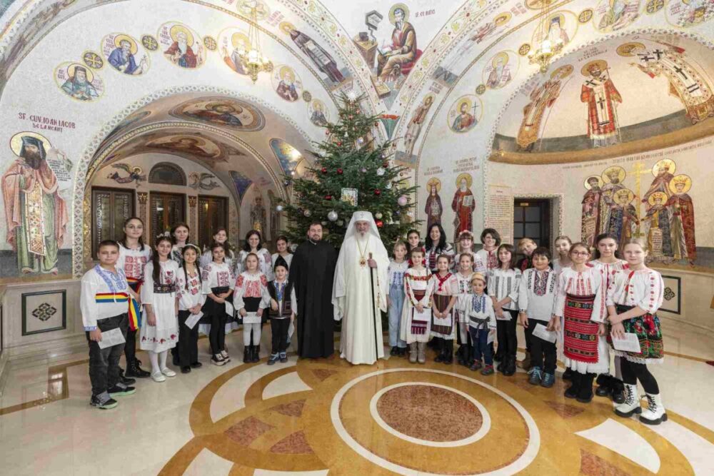 Primii colindatori la resedinta patriarhala din bucuresti
