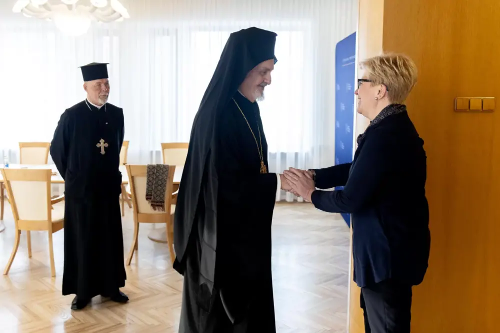 2024 02 06 premjer susitiko su chalkedono arkivyskupu metropolitu emanueliu ir visuotinio patriarchato egzarchu lietuvoje justinu kiviloo 53512602008 o