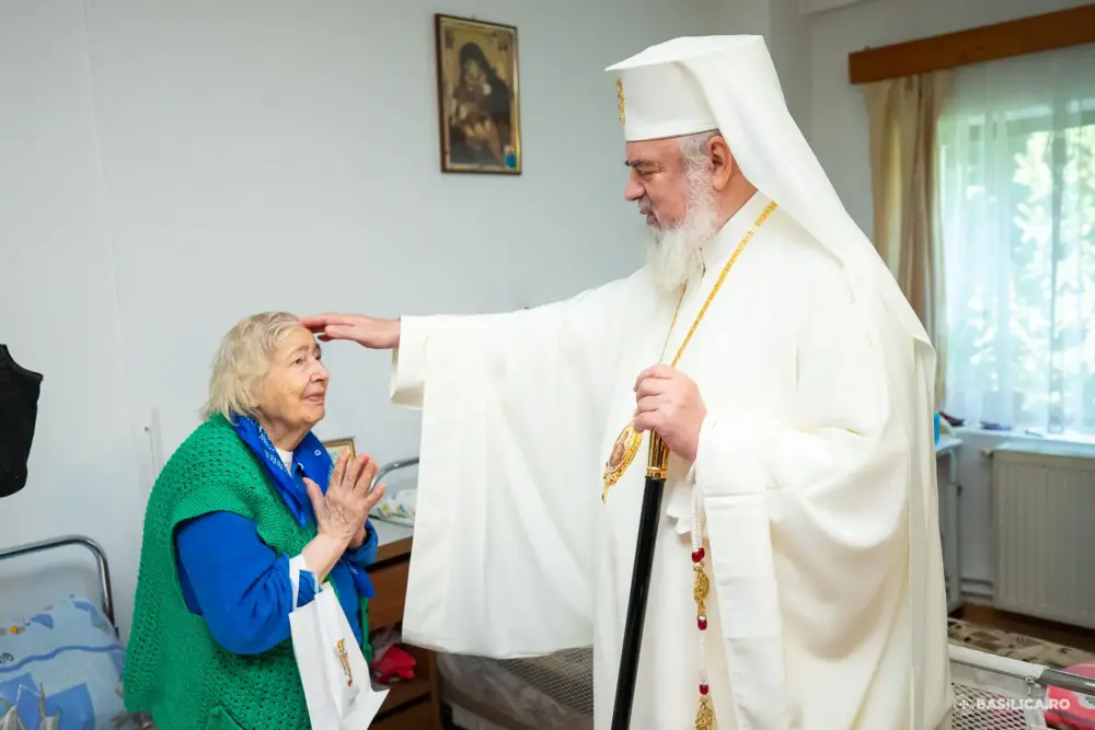 Patriarhul Daniel varstnici Manastirea Christiana 229.jpg