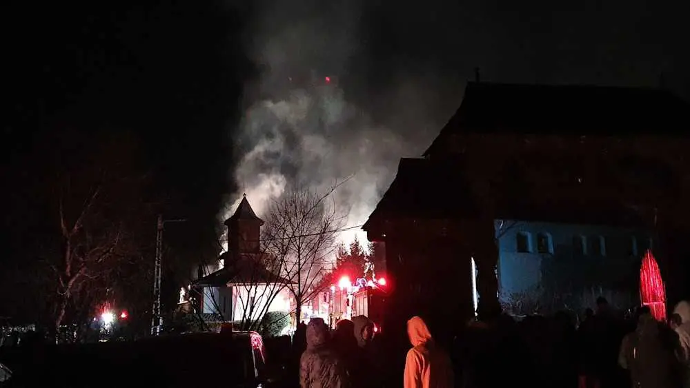 Incendiu Nucet Manastire.jpg