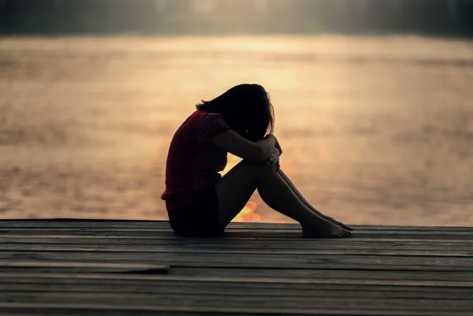 Mujer triste pix