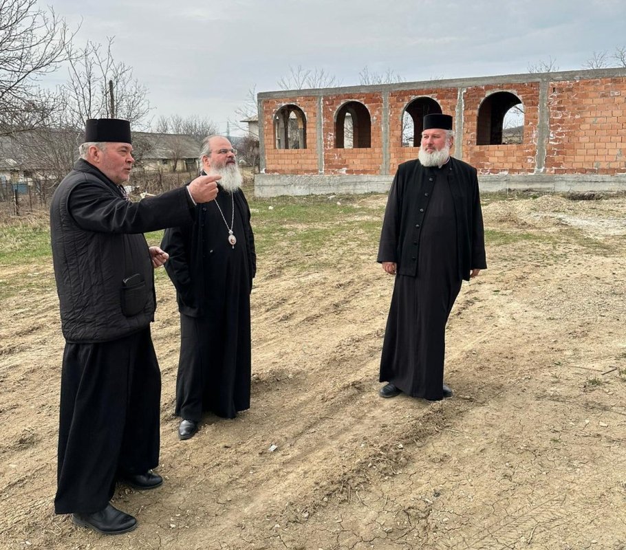 Ierarhul husilor a vizitat mai multe santiere ale unor biserici din vaslui