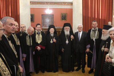 Ο ΟΙΚΟΥΜΕΝΙΚΟΣ ΠΑΤΡΙΑΡΧΗΣ ΣΤΟ ΠΑΝΕΠΙΣΤΗΜΙΟ ΑΘΗΝΩΝ ΓΙΑ ΤΗΝ ΒΡΑΒΕΥΣΗ ΤΟΥ ΚΑΘΗΓΗΤΗ ΒΛ. ΦΕΙΔΑ (ΧΡ ΜΠΟΝΗΣ/ΑΡΧΙΕΠΙΣΚΟΠΗ),
