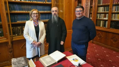 Ambasadorul Georgiei La Bucuresti In Vizita La Biblioteca Sfantului Sinod.jpg