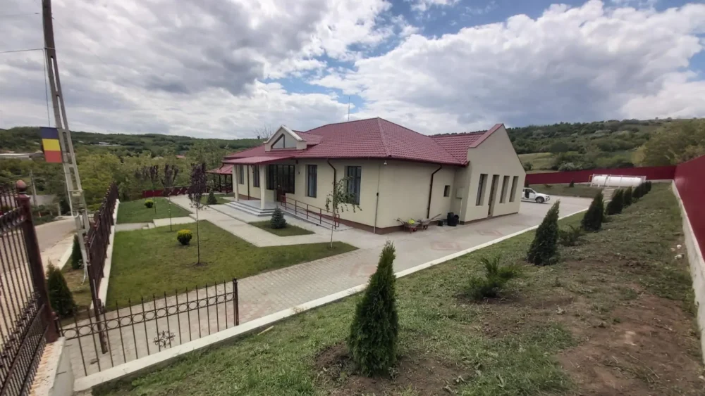 Episcopia Husilor Inaugureaza Un Nou Centru De Ingrijire A Varstnicilor.jpeg