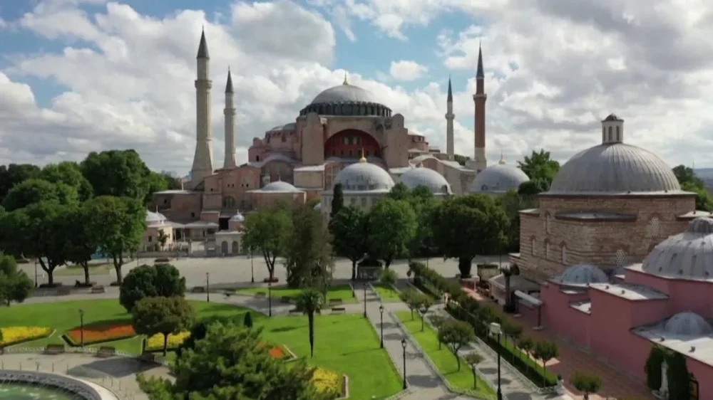 200724092756 Hagia Sophia Mosque Turkey Istanbul Recep Erdogan Damon Intl Ldn Vpx 00003110