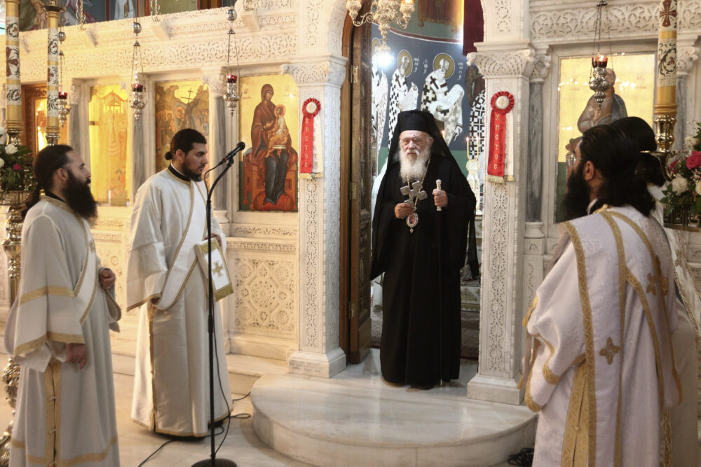 Ο ΑΡΧΙΕΠΙΣΚΟΠΟΣ ΙΕΡΩΝΥΜΟΣ ΣΤΗΝ ΜΗΤΡΟΠΟΛΗ ΜΕΣΟΓΑΙΑΣ ΛΑΕΥΡΩΤΙΚΗΣ