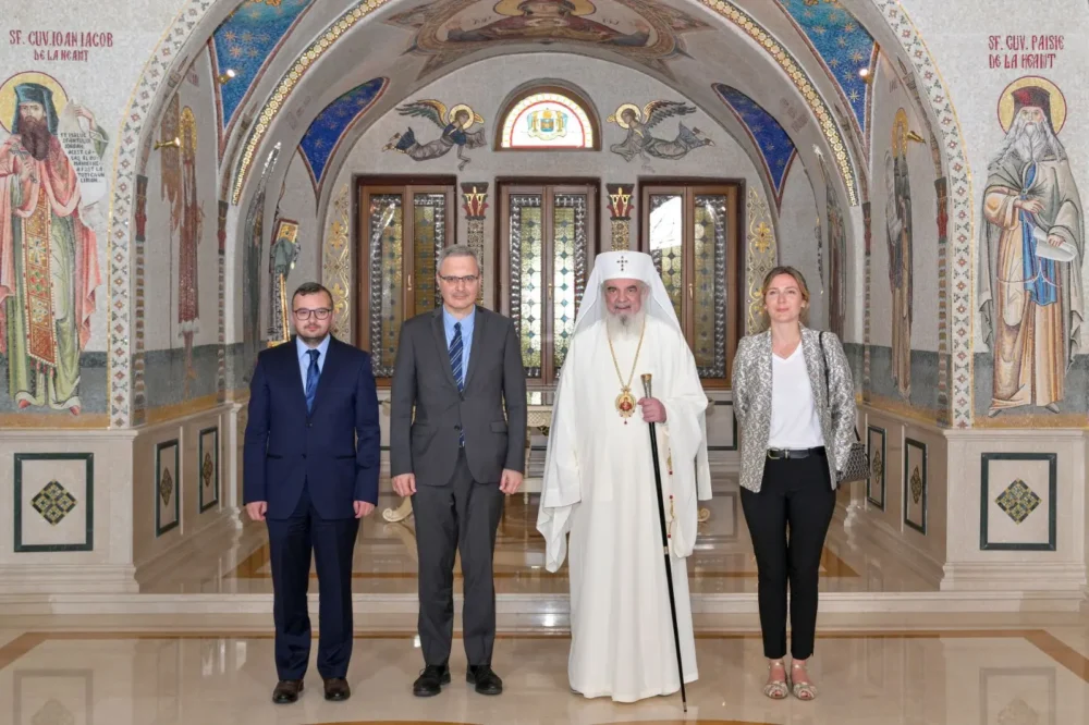 Ambasadorul Frantei In Vizita De Prezentare La Patriarhia Romana 298649 1.jpg