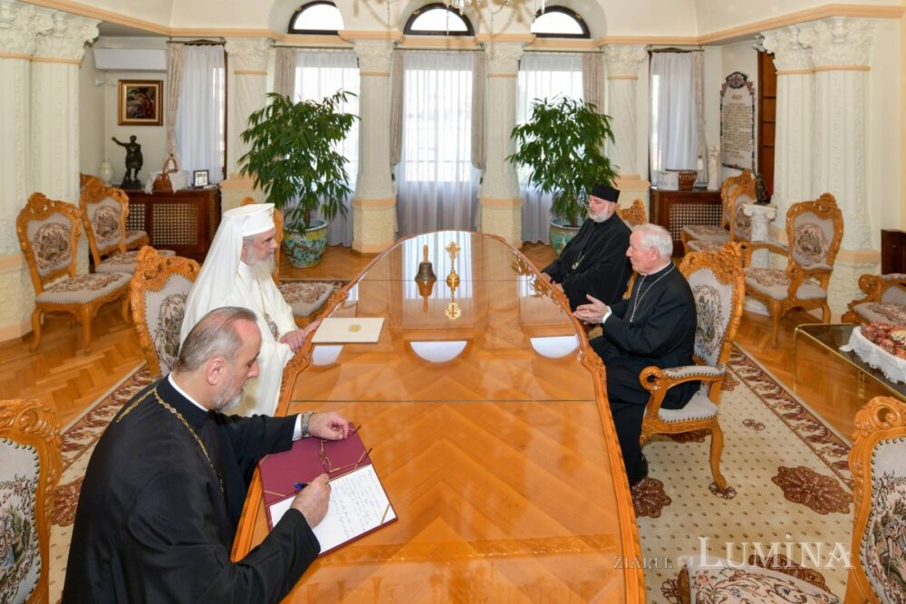 Episcop Romano Catolic Emerit De Padova In Vizita La Patriarhia Romana 299204