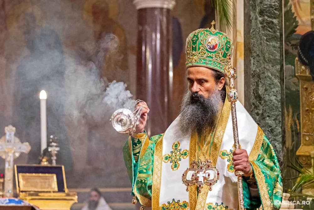 Prima Liturghie Patriarhul Daniil Bulgaria 26.jpg