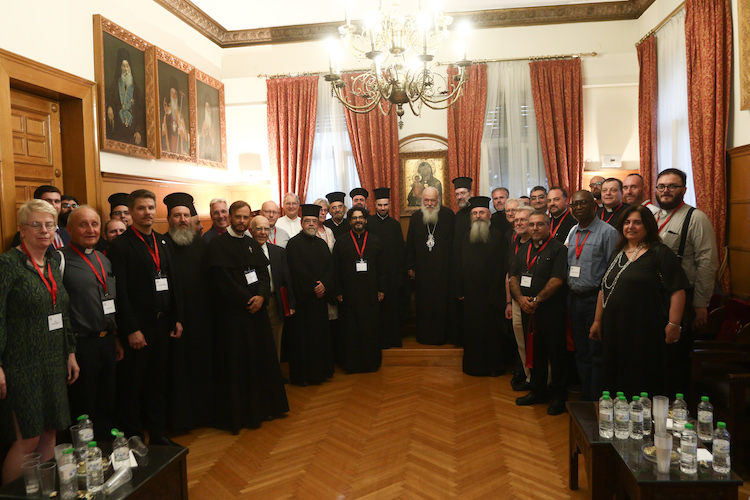 ΣΥΝΑΝΤΗΣΗ ΤΟΥ ΑΡΧΙΕΠΙΣΚΟΠΟΥ ΜΕ ΣΥΝΕΔΡΟΥΣ ΚΑΘΗΓΗΤΕΣ ΤΟΥ ΔΙΕΘΝΕΣ ΣΥΝΕΔΡΙΟΥ ΚΑΝΟΝΙΚΟΥ ΔΙΚΑΙΟΥ ΠΟΥ ΔΙΟΡΓΑΝΩΝΕΙ Η ΜΗΤΡΟΠΟΛΗ ΠΕΡΙΣΤΕΡΙΟΥ,